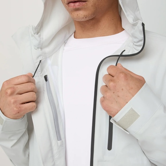 BNWT VUORI Oahu Col: salt/storm Rain Jacket size L $238 - Picture 2 of 16